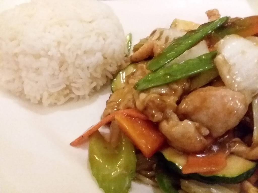 Thai Basil | restaurant | 7456 S Simms St, Littleton, CO 80127, USA | 7209228888 OR +1 720-922-8888