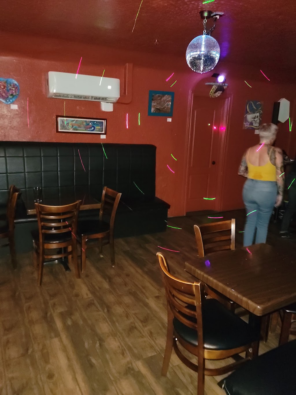 The Living Room Lounge | meal takeaway | 2310 N Piedras St Suite A, El Paso, TX 79930, USA | 9152719061 OR +1 915-271-9061