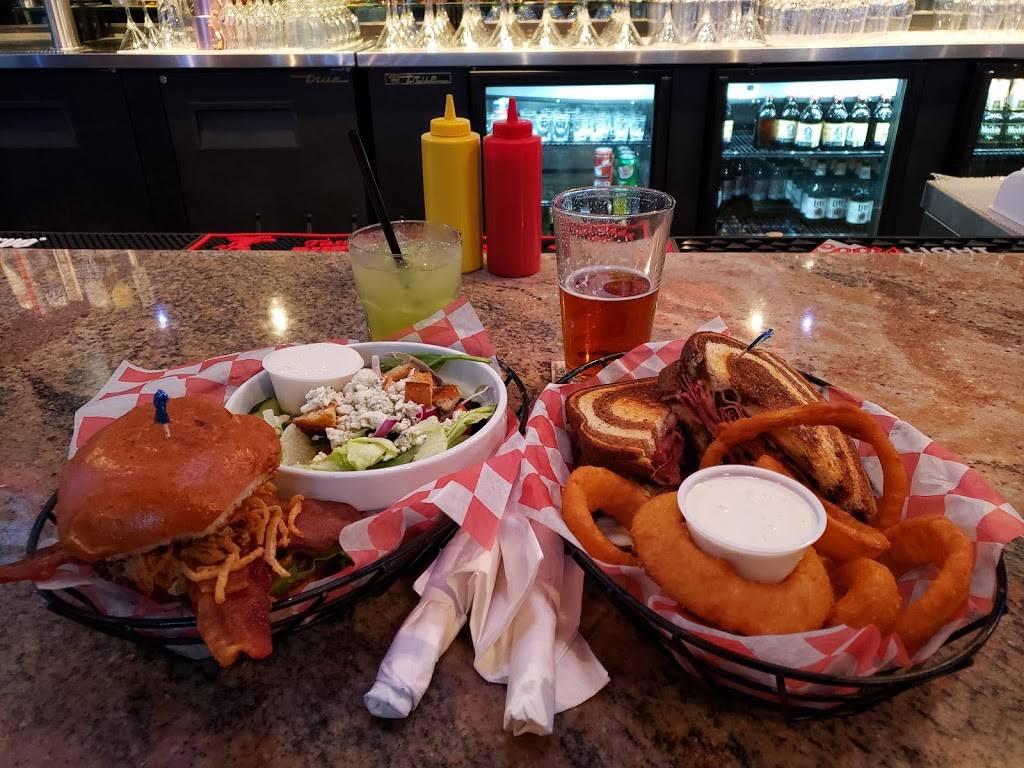 Field House | restaurant | 2042 E Copper Ave #101, Fresno, CA 93730, USA | 5594338750 OR +1 559-433-8750