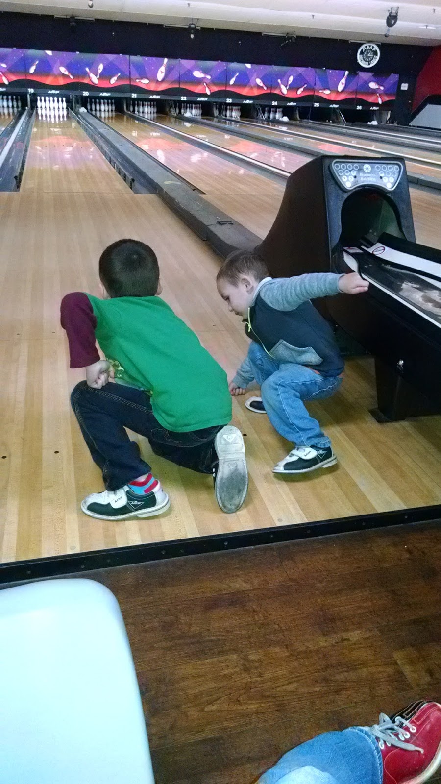 Bowlero Chico | restaurant | 2397 Esplanade, Chico, CA 95926, USA | 5308953257 OR +1 530-895-3257