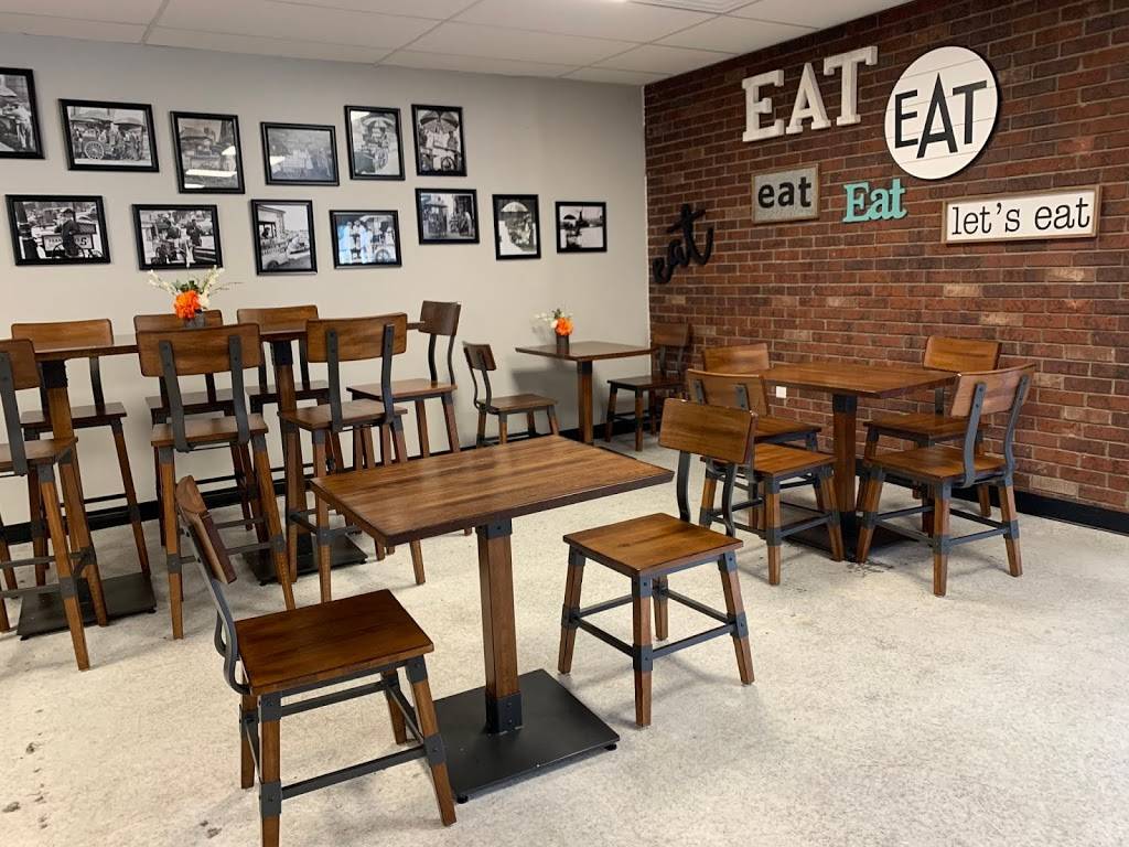 In the Doghouse | restaurant | 617 E Bridge St, Brighton, CO 80601, USA | 3032870303 OR +1 303-287-0303