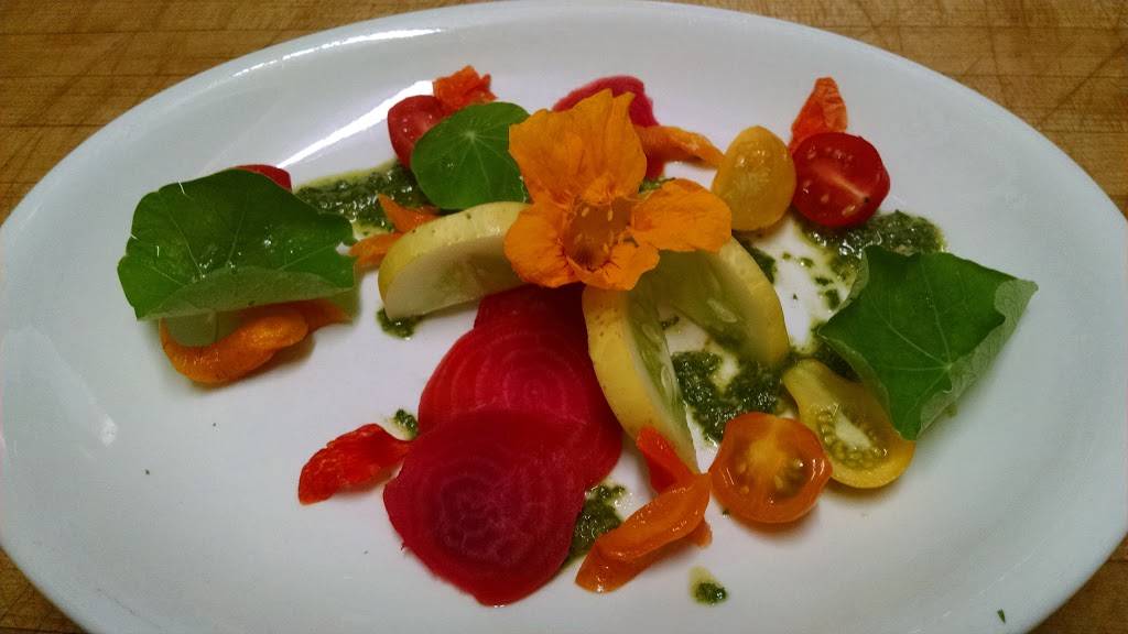 Tin Whistle Pub | restaurant | 609 E Market St, Charlottesville, VA 22902, USA | 4342028387 OR +1 434-202-8387