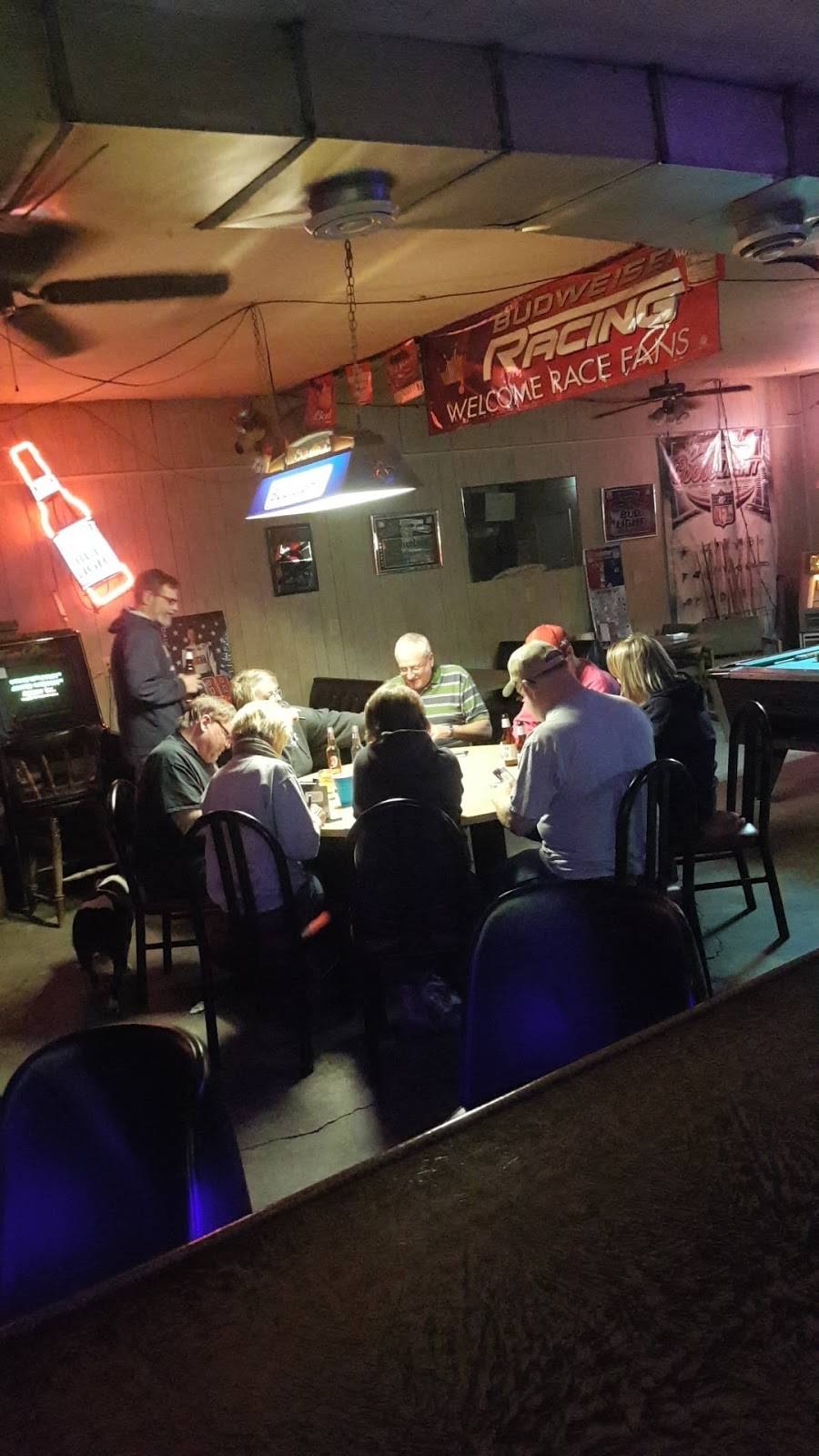 Village Inn | restaurant | 105 Main St, Liscomb, IA 50148, USA | 6414969998 OR +1 641-496-9998