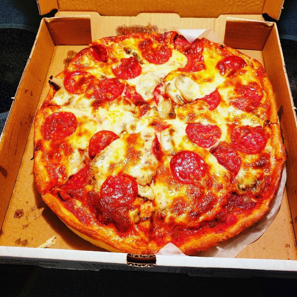 LA Villa Sports Bar & Grille | restaurant | 810 Youngstown-Poland Rd, Struthers, OH 44471, USA | 3307558744 OR +1 330-755-8744