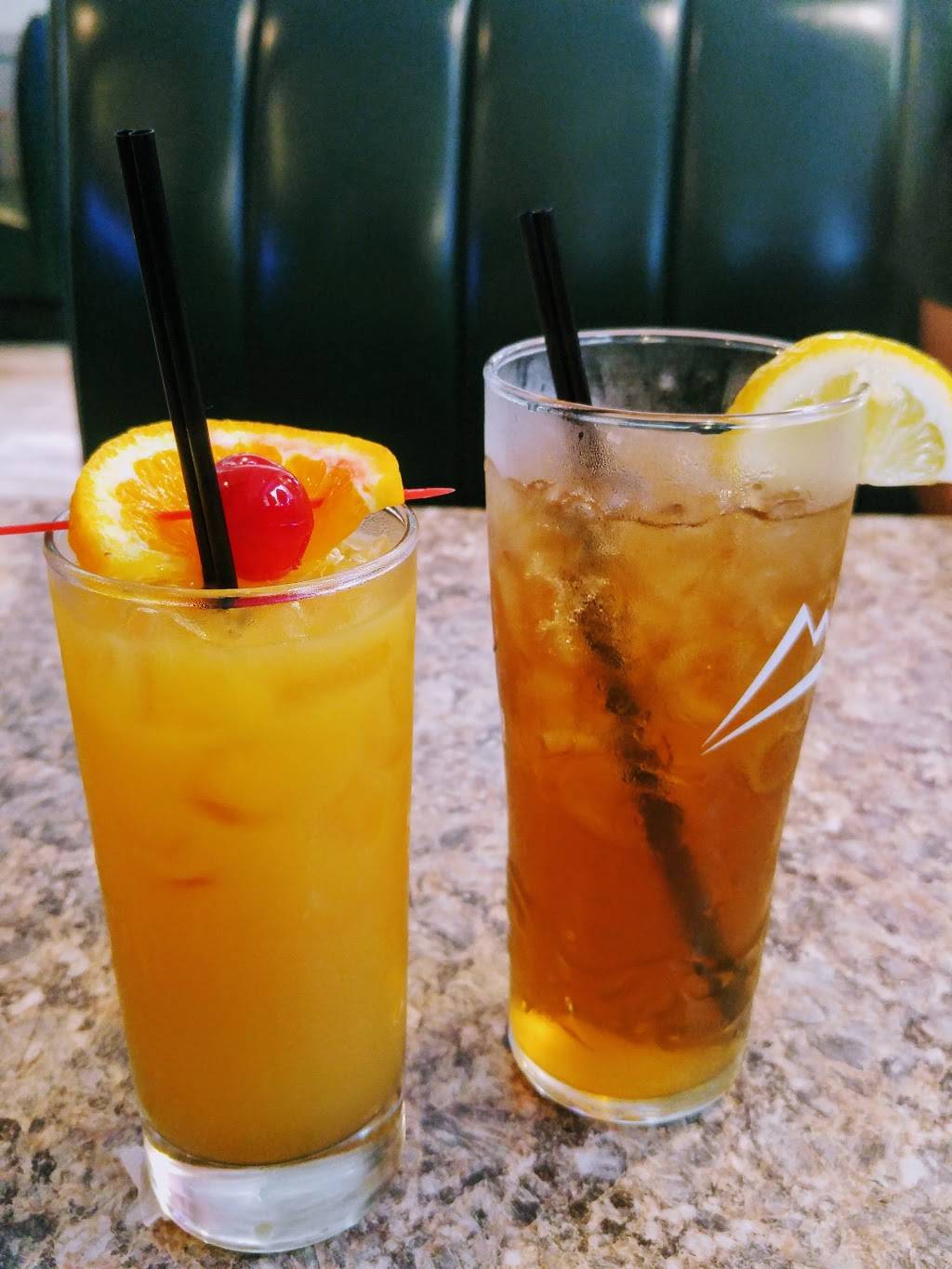 Run-A-Way Restaurant | restaurant | 120 Butterfield Rd, North Aurora, IL 60542, USA | 6302993778 OR +1 630-299-3778