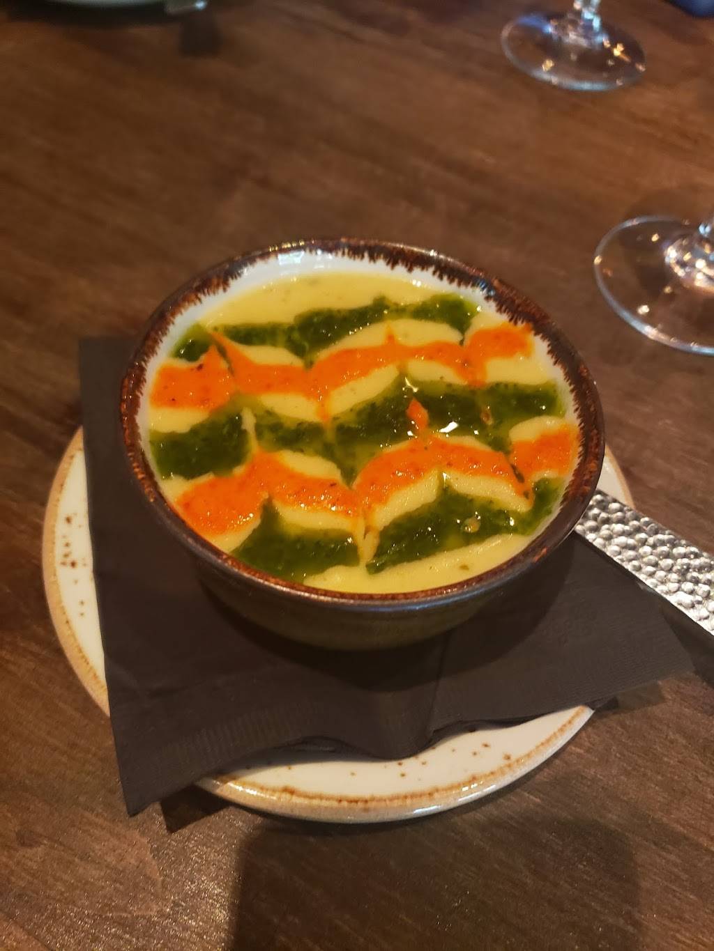 The Refuge Bar & Bistro | restaurant | 24 Waterway Ave #110, The Woodlands, TX 77380, USA | 7133895674 OR +1 713-389-5674