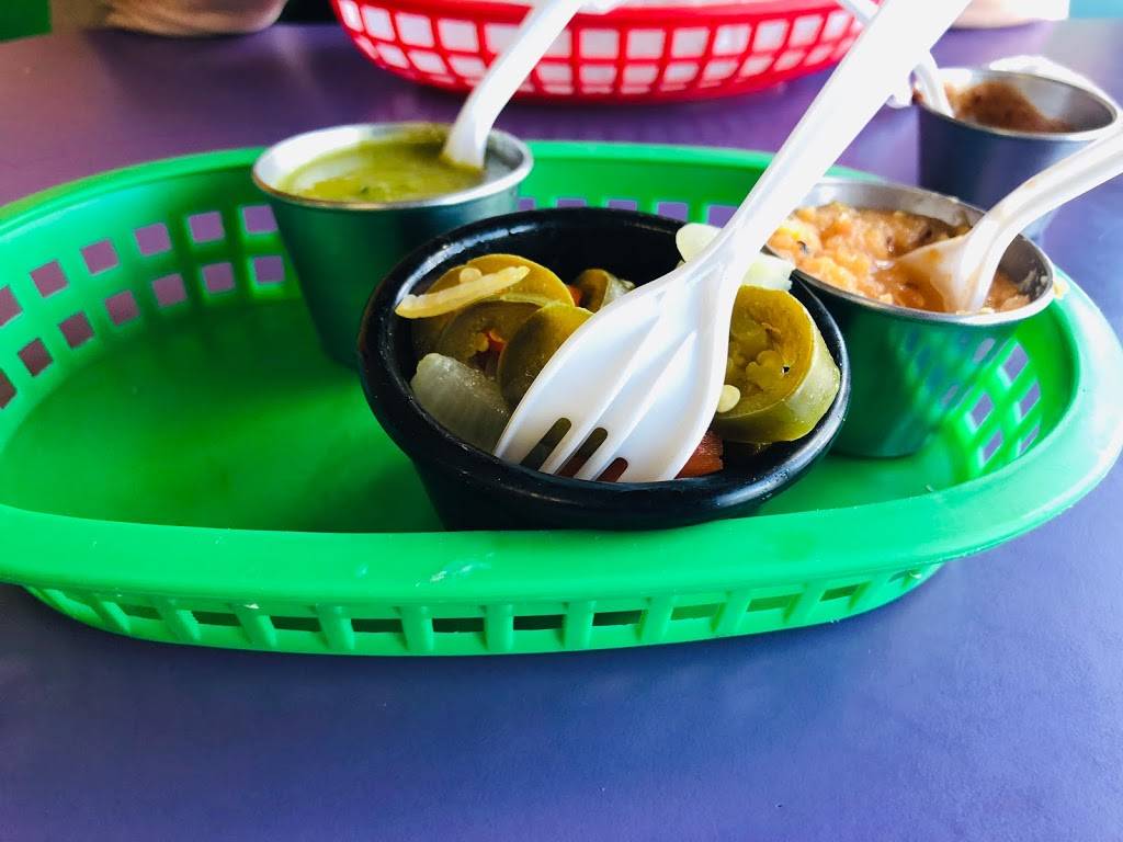 La Vista Tortas & Mas | restaurant | 2021 Mangum Rd, Houston, TX 77092, USA | 7136824422 OR +1 713-682-4422