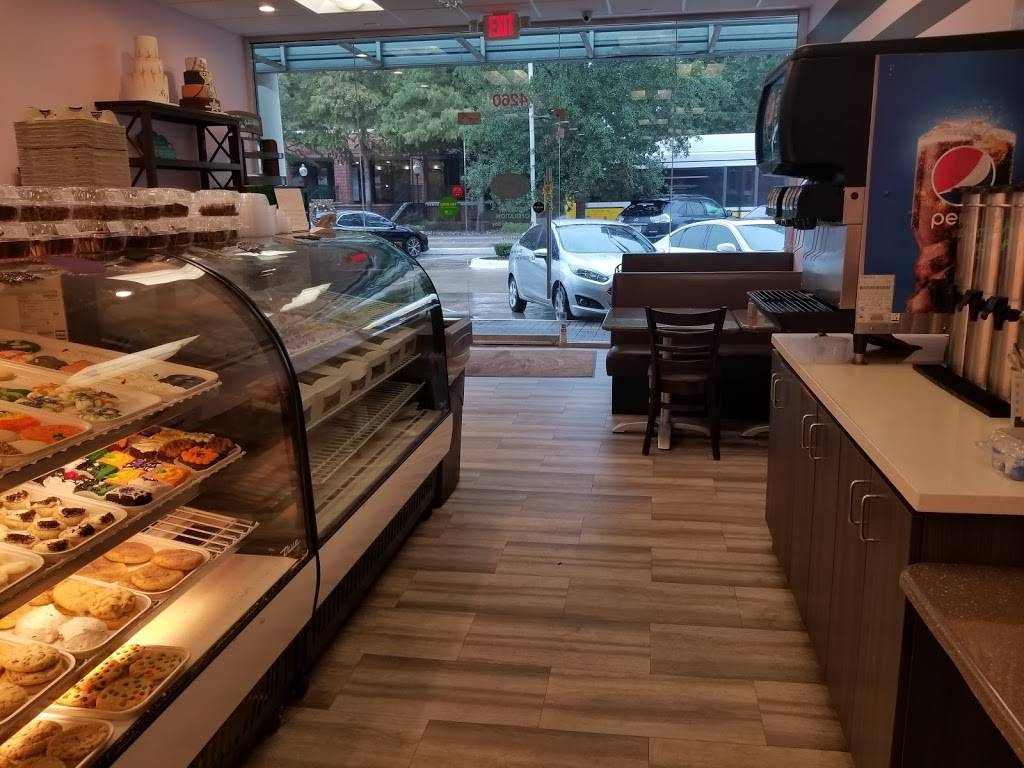 Celebrity Café & Bakery | bakery | 4260 Oak Lawn Ave, Dallas, TX 75219, USA | 2145286612 OR +1 214-528-6612