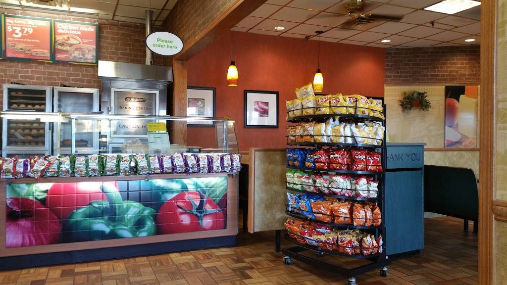 Subway | restaurant | 820 W Maple St, Hartville, OH 44632, USA | 3308772806 OR +1 330-877-2806