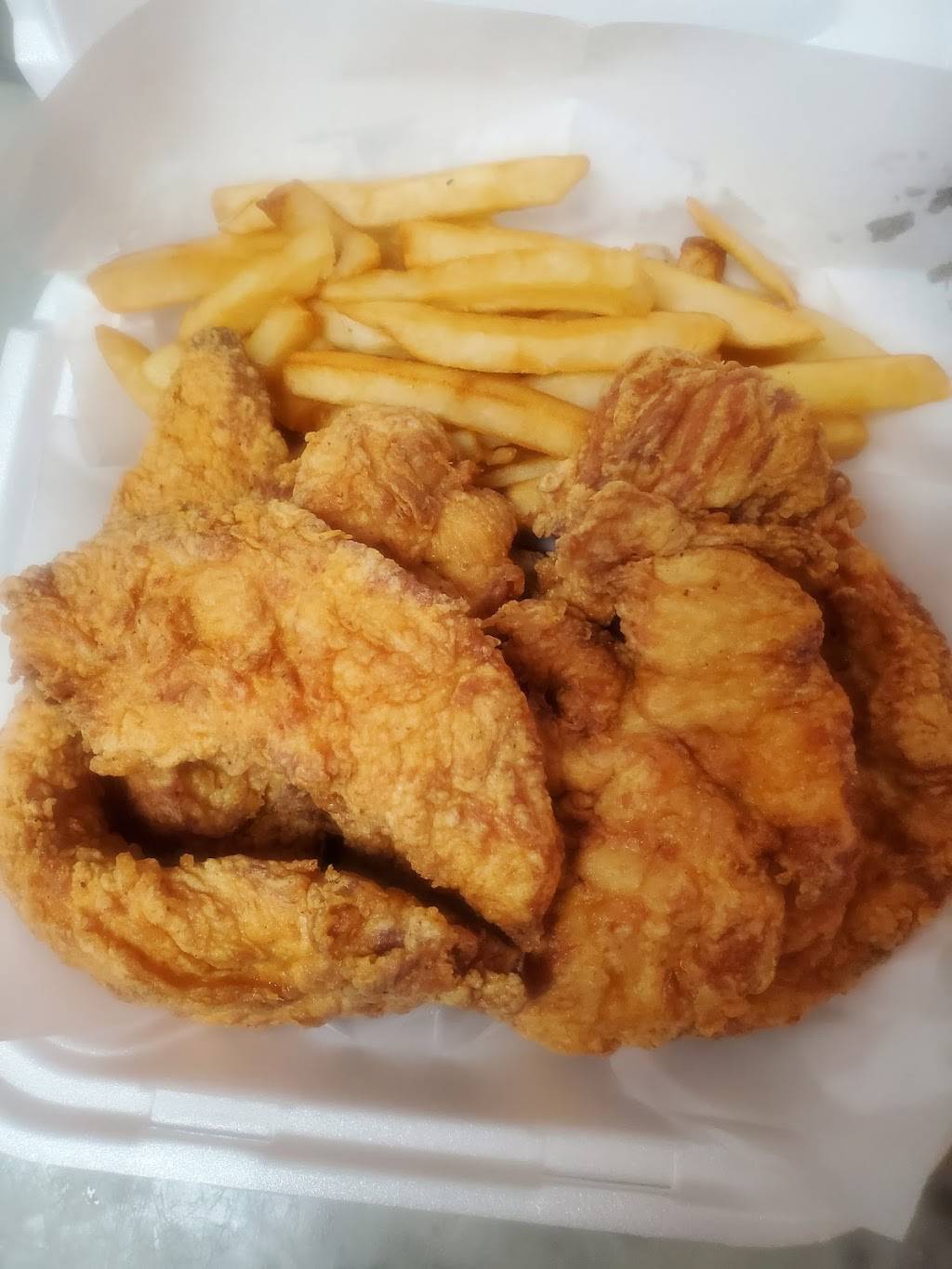 Mikes Fish and Chicken LLC | restaurant | 11947 Hamilton Ave, Cincinnati, OH 45231, USA | 5135104058 OR +1 513-510-4058