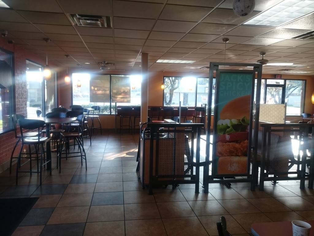 Jack in the Box | restaurant | 311 S Galloway Ave, Mesquite, TX 75149, USA | 9722855889 OR +1 972-285-5889