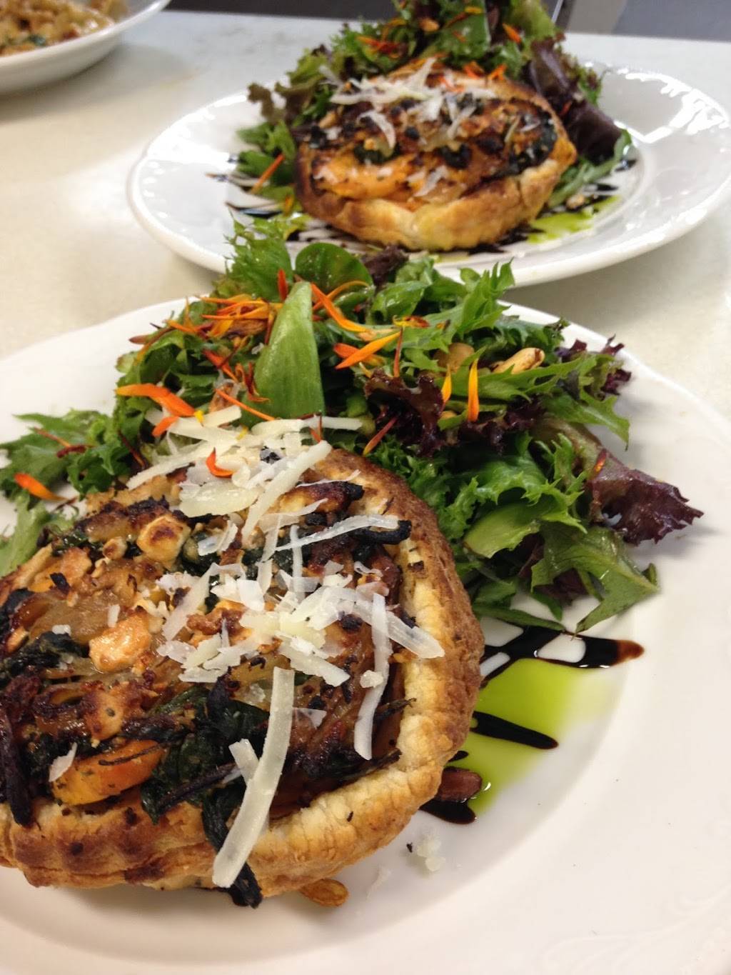 The Barnard Inn Restaurant & Maxs Tavern | restaurant | 5518 VT-12, Barnard, VT 05031, USA | 8022349961 OR +1 802-234-9961