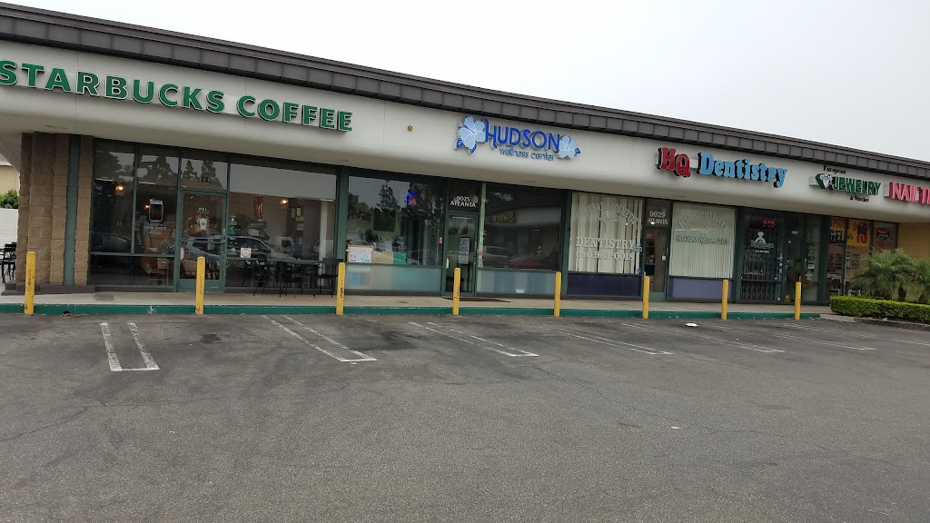 Starbucks | cafe | 20100 Magnolia St #101, Huntington Beach, CA 92646, USA | 7143777155 OR +1 714-377-7155