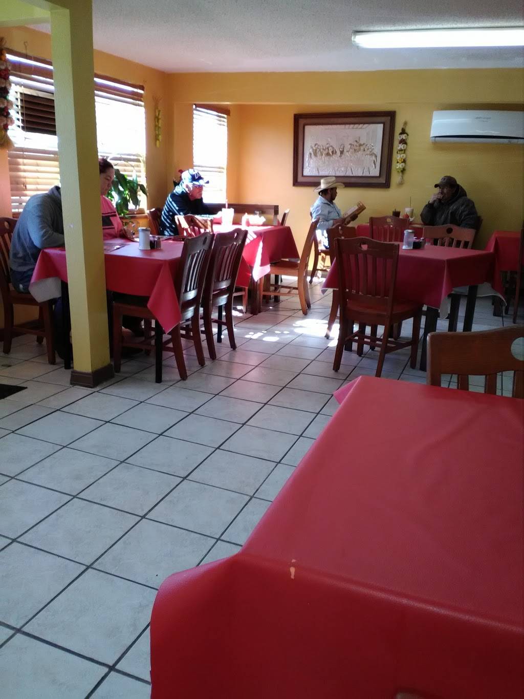 Mariselas Cafe | restaurant | 906 Main St, Palacios, TX 77465, USA | 3619720734 OR +1 361-972-0734