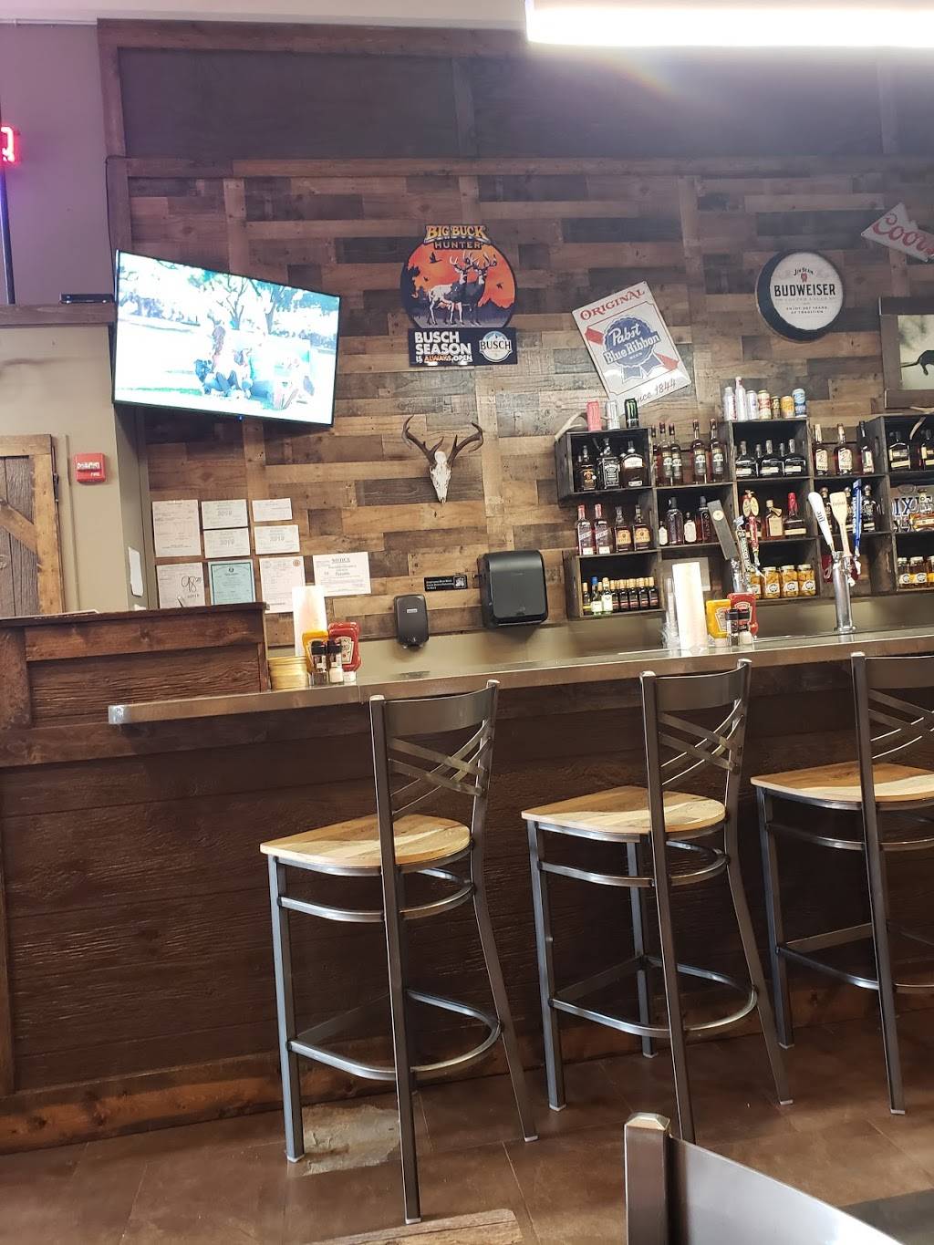 Raised on Country burgers n grill | restaurant | 2217 University Blvd, Tuscaloosa, AL 35401, USA | 2057645405 OR +1 205-764-5405