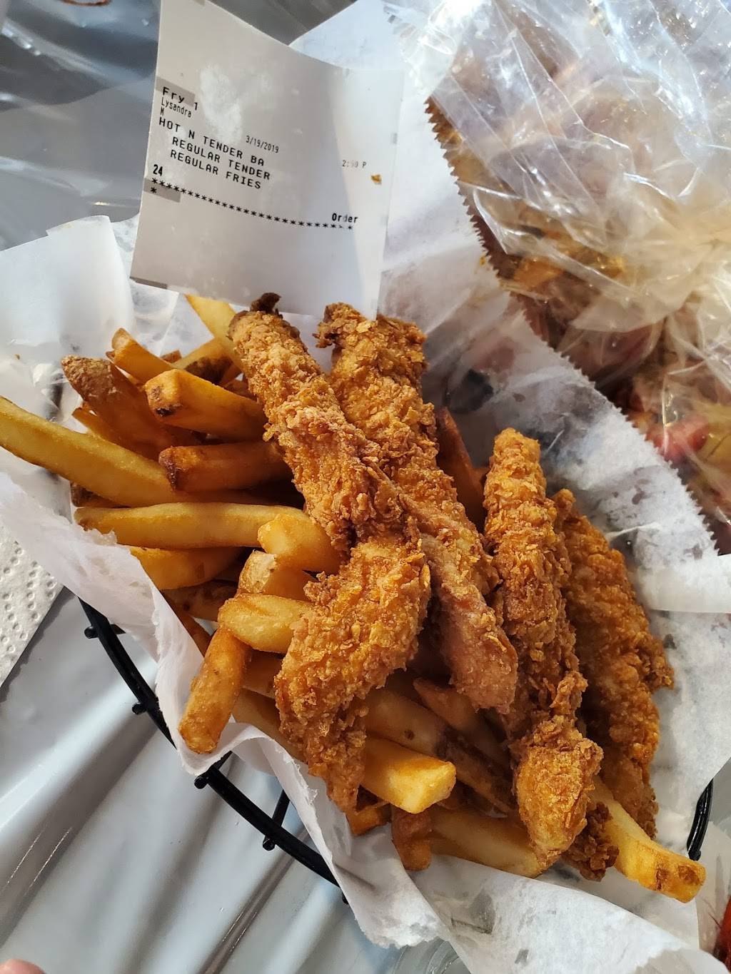 Hot N Juicy | restaurant | 7572 W Sand Lake Rd, Orlando, FL 32819, USA | 4073704655 OR +1 407-370-4655