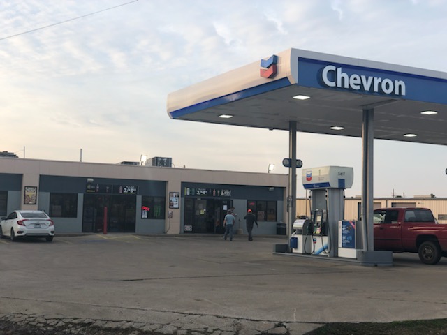 Chevron - Charge Up 17 (Hunts Pizza) | restaurant | 1721 TX-31, Longview, TX 75604, USA | 9032340821 OR +1 903-234-0821