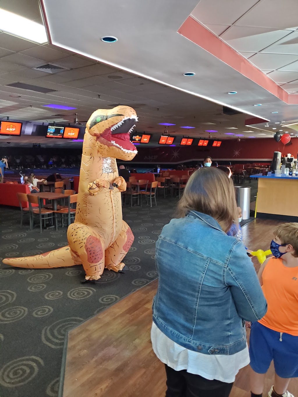 AMF Lynchburg Lanes | restaurant | 4643 Murray Pl, Lynchburg, VA 24502, USA | 4345282695 OR +1 434-528-2695