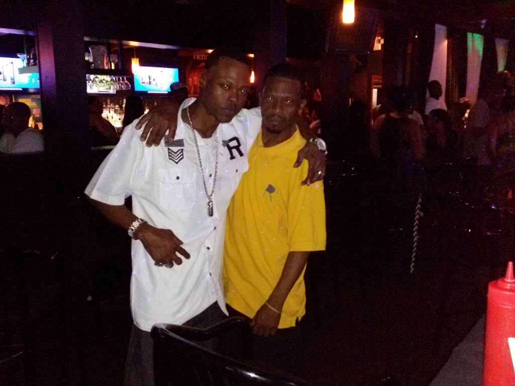 Friends Cocktail Lounge | night club | 21633 Eight Mile Rd, Detroit, MI 48219, USA | 3135354664 OR +1 313-535-4664