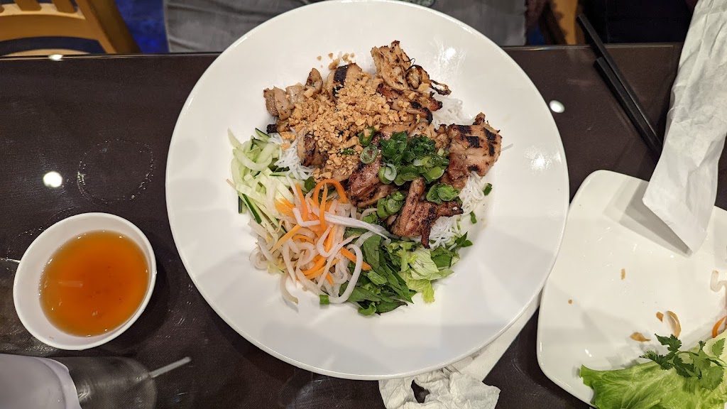 Pho Saigon Pearl | restaurant | 950 S George Mason Dr Ste 116, Arlington, VA 22204, USA | 7037179191 OR +1 703-717-9191