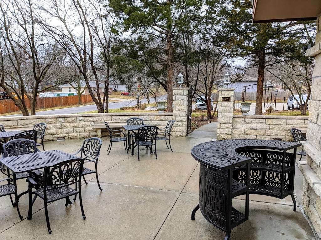 Wandering Vine at the Castle | restaurant | 12401 Johnson Dr, Shawnee, KS 66216, USA | 9133791300 OR +1 913-379-1300