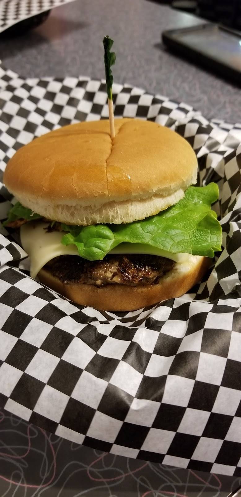 Kokomos 50s Diner | restaurant | 740 US-64, Adamsville, TN 38310, USA | 7316321958 OR +1 731-632-1958