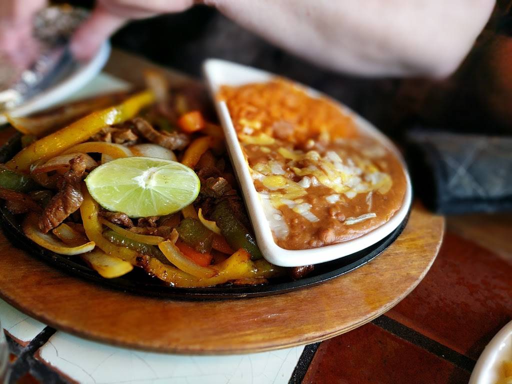 Emilianos Mexican Restaurant & Bar (Cranberry) | restaurant | 20111 US-19 #300B, Cranberry Twp, PA 16066, USA | 7247768080 OR +1 724-776-8080