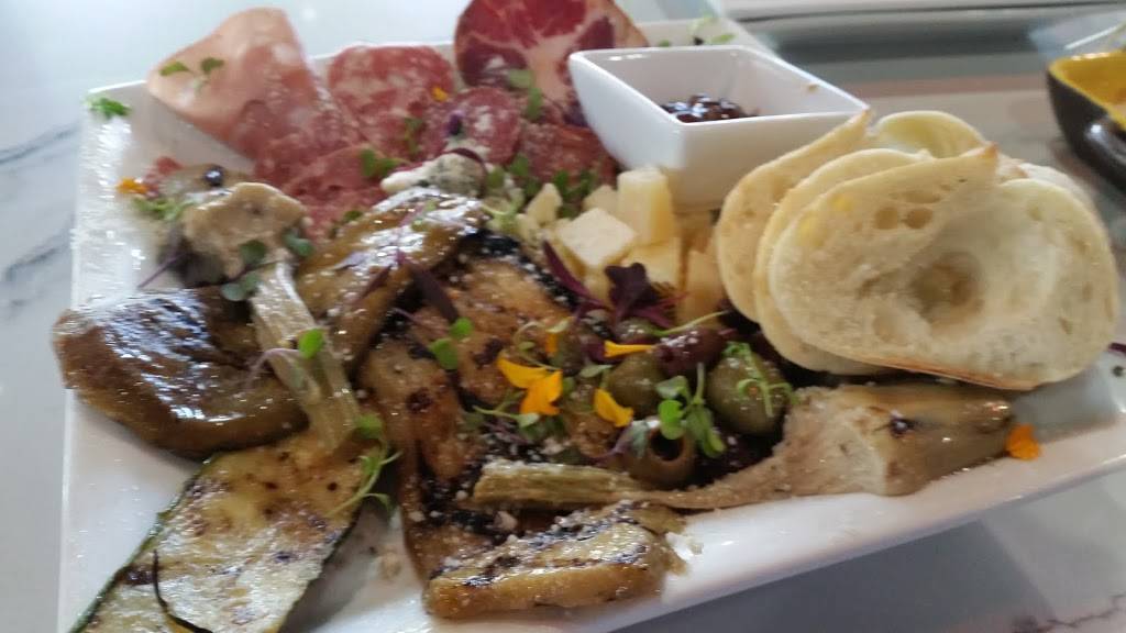 Mondo Wood Fired Pizza | restaurant | 950 SE Indian St, Stuart, FL 34997, USA | 7722912767 OR +1 772-291-2767