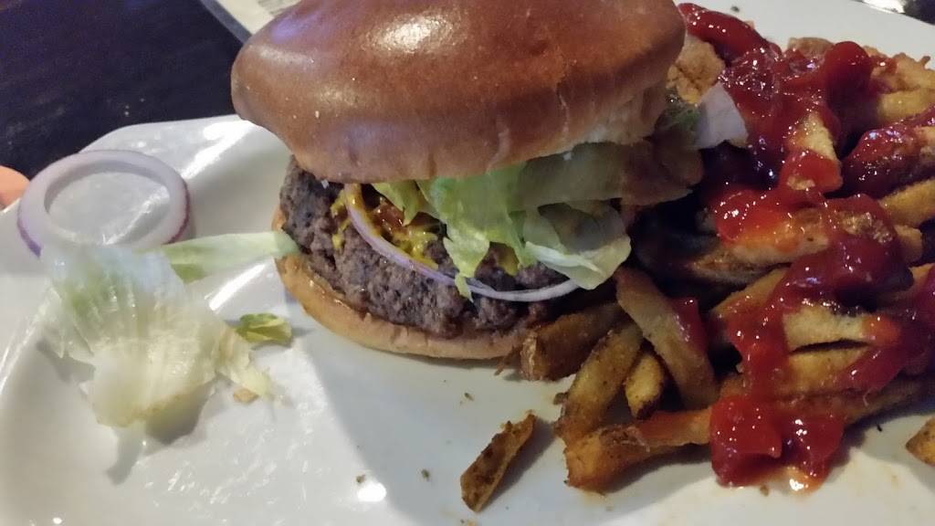 The Islander Bar & Grille | restaurant | 7581 Pearl Rd, Middleburg Heights, OH 44130, USA | 4402431292 OR +1 440-243-1292