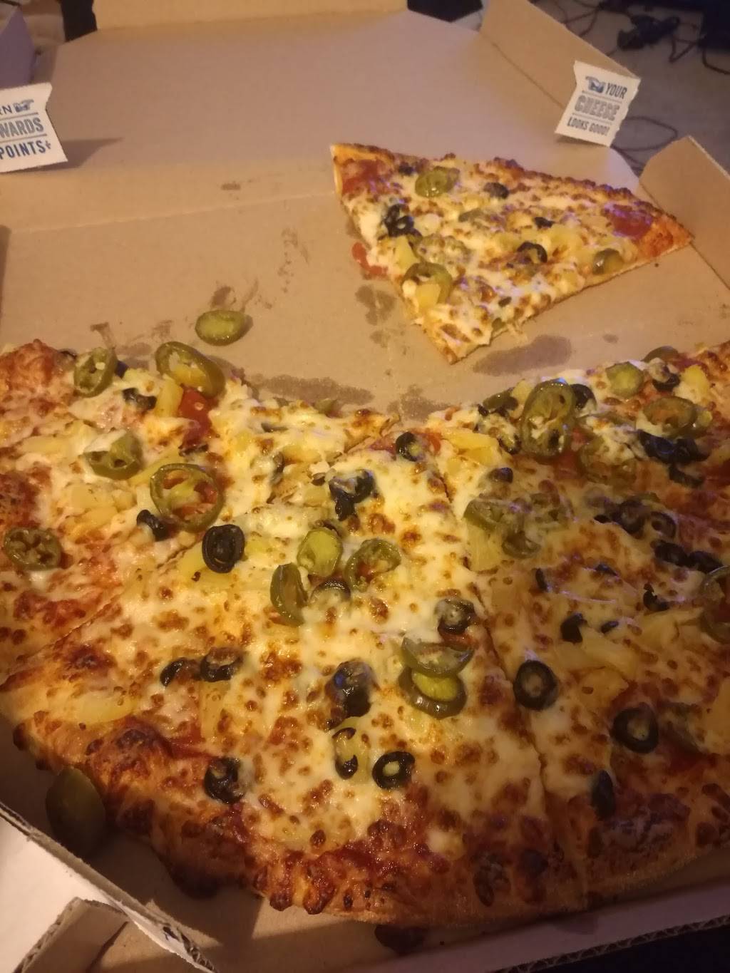 Pizza Hut | restaurant | 2800 W Belvidere Rd, Waukegan, IL 60085, USA | 8476239200 OR +1 847-623-9200