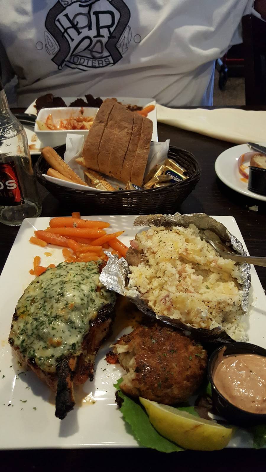 Greshams Chop House | restaurant | 2495 US-6, Hawley, PA 18428, USA | 5702261500 OR +1 570-226-1500