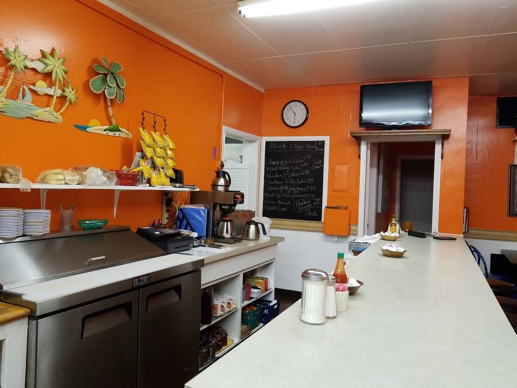 Brendas On the Causeway | restaurant | 314 Causeway Blvd, Dunedin, FL 34698, USA | 7277341405 OR +1 727-734-1405