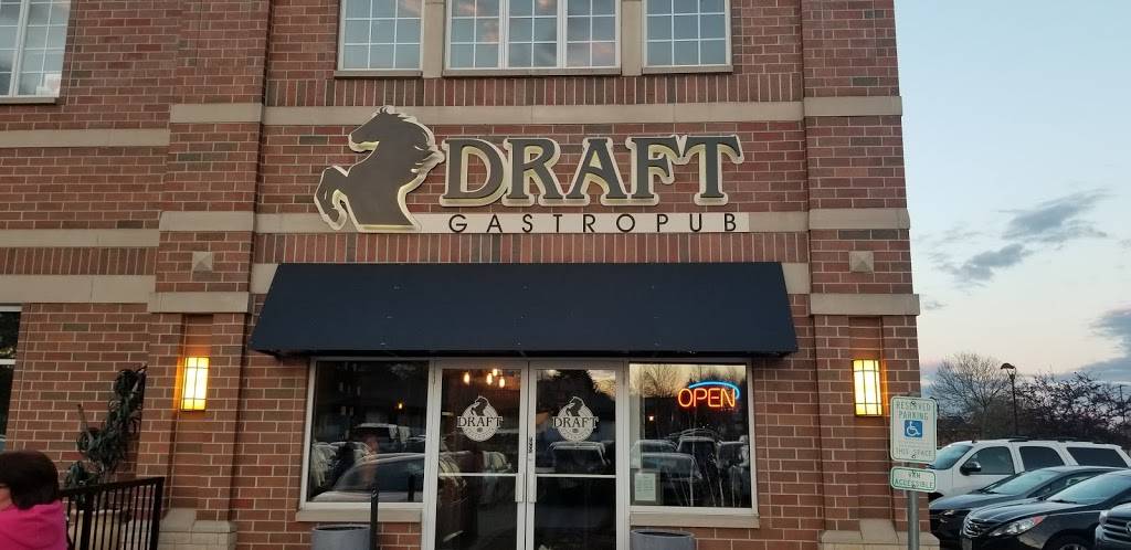 Draft Gastropub | restaurant | 664 W Ridgeview Dr, Appleton, WI 54911, USA | 9205851618 OR +1 920-585-1618