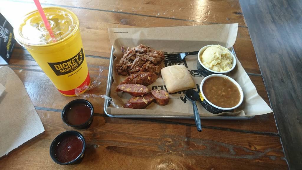 Dickeys Barbecue Pit | restaurant | 380 E Division St NE, Rockford, MI 49341, USA | 6169517111 OR +1 616-951-7111
