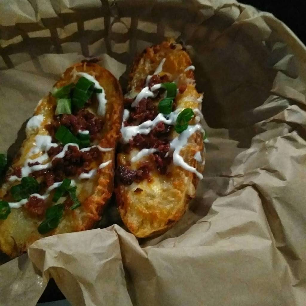 Tailgaters Sports Bar & Grill | restaurant | 4605 Golf Course Rd, Antioch, CA 94531, USA | 9257542277 OR +1 925-754-2277