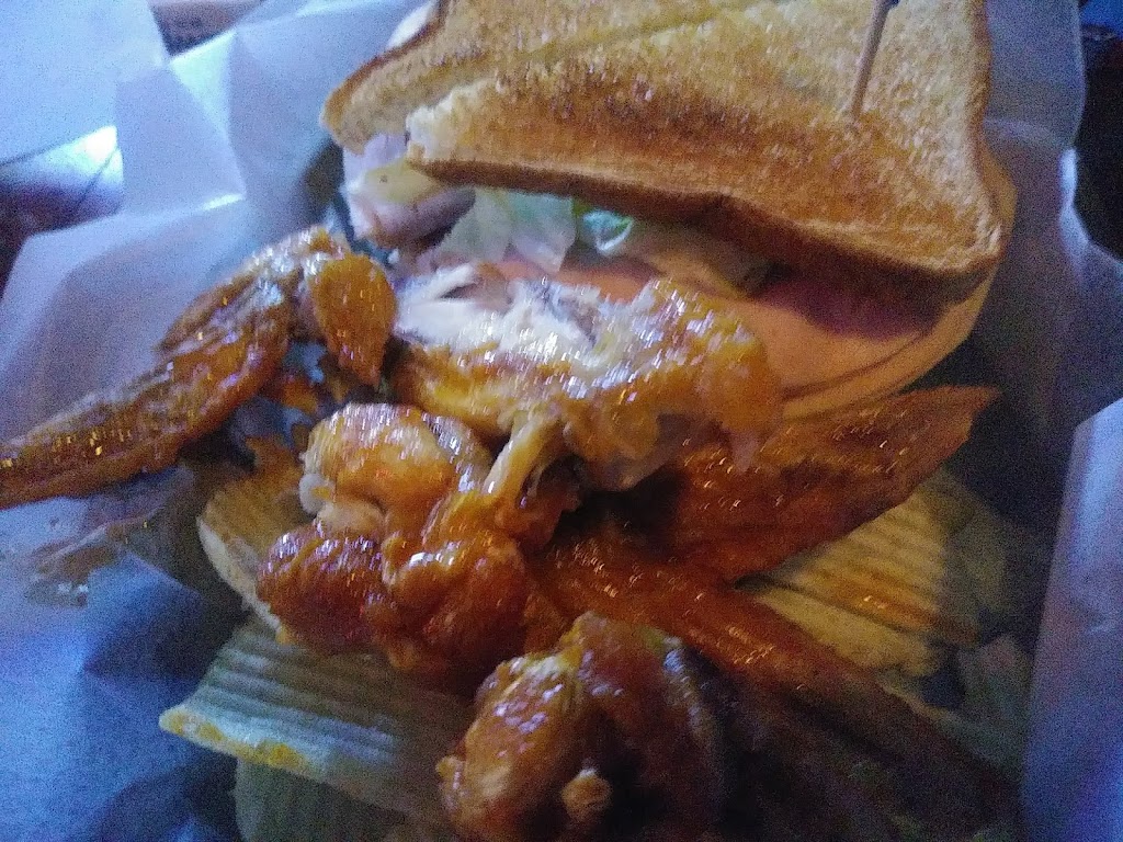 Spectators Grill & Pub | restaurant | 1012 W 34th St, North Little Rock, AR 72118, USA | 5017910990 OR +1 501-791-0990