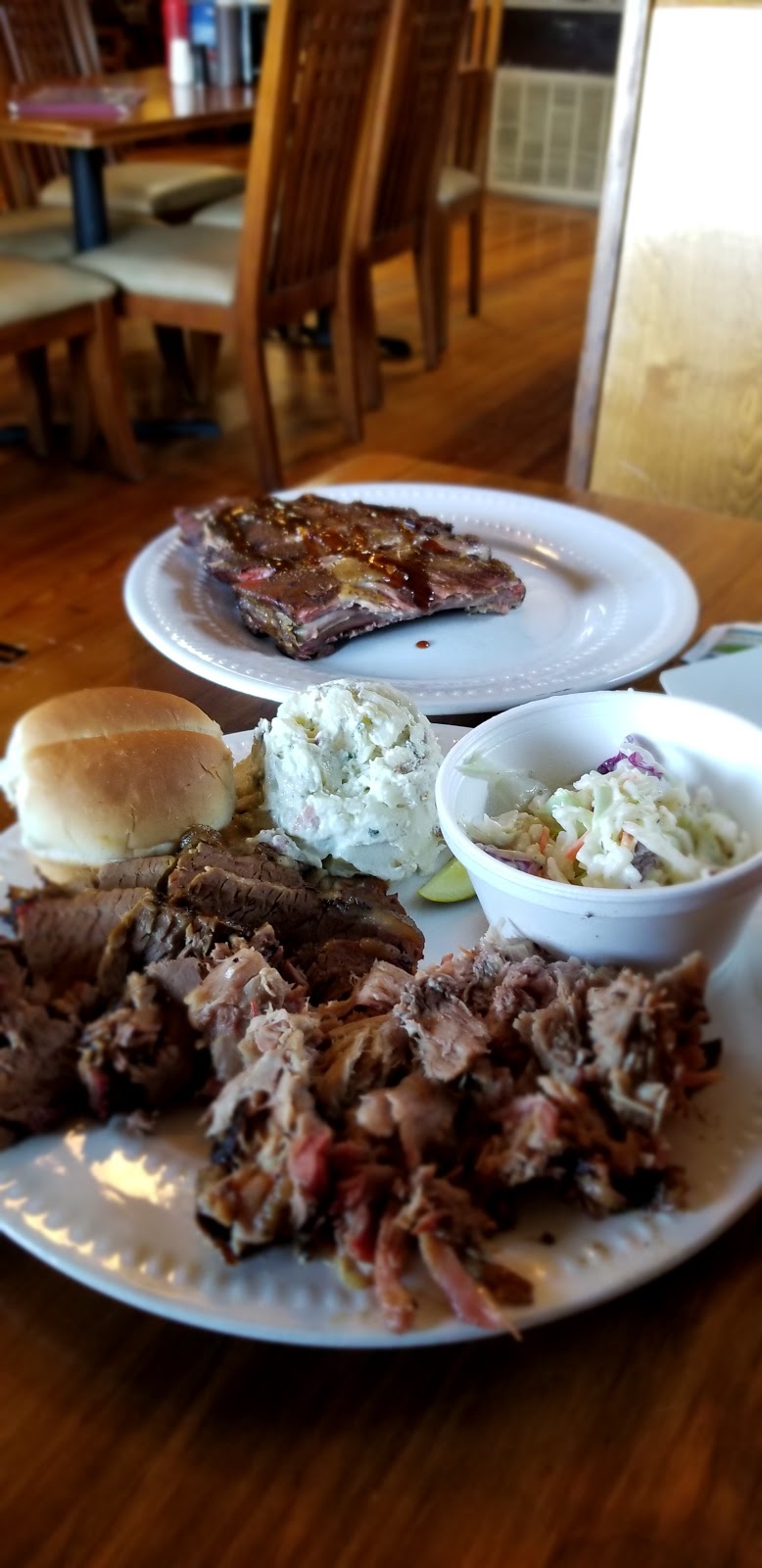 Holy Smokes BBQ | restaurant | 400 AR-201, Mountain Home, AR 72653, USA | 8704258080 OR +1 870-425-8080