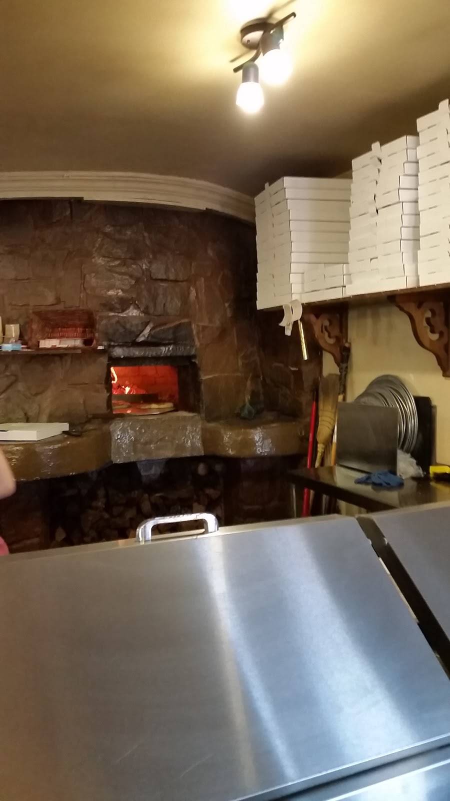 Casa Bella | restaurant | 530 Avenue dArgenteuil, Lachute, QC J8H 3Y3, Canada | 4505627810 OR +1 450-562-7810