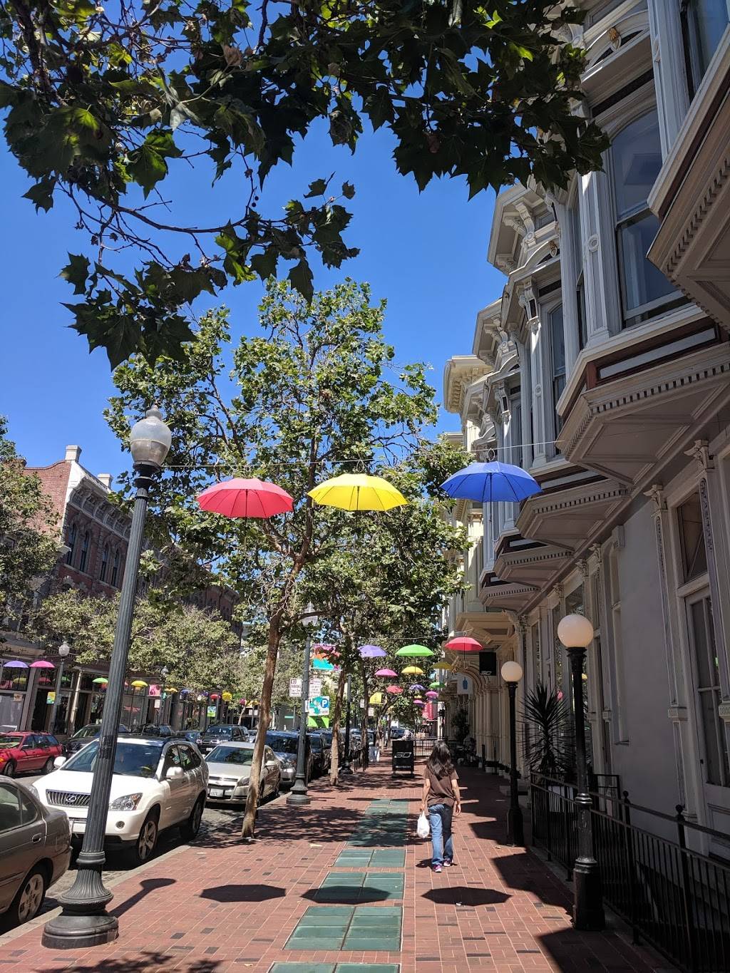 Starbucks | cafe | 801 Broadway, Oakland, CA 94607, USA | 5102388318 OR +1 510-238-8318