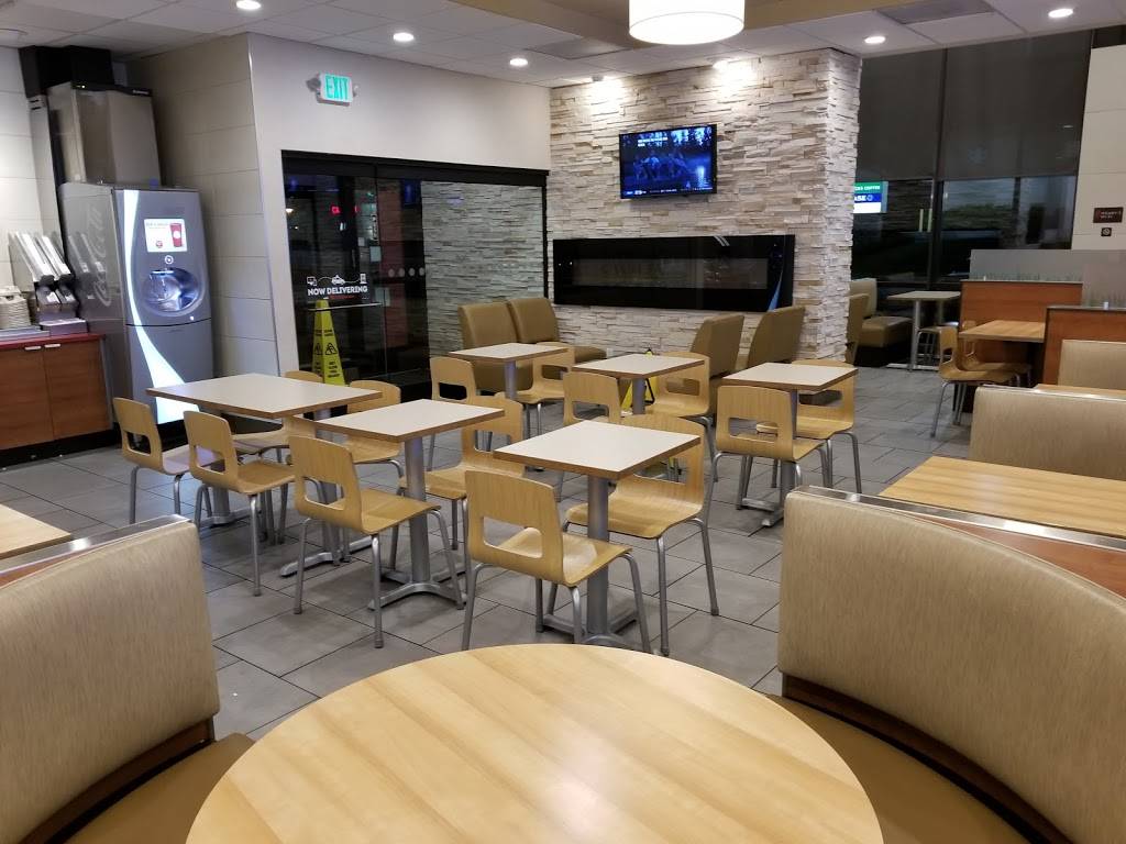 Wendys | restaurant | 2247 S Monaco Pkwy, Denver, CO 80222, USA | 3037578939 OR +1 303-757-8939