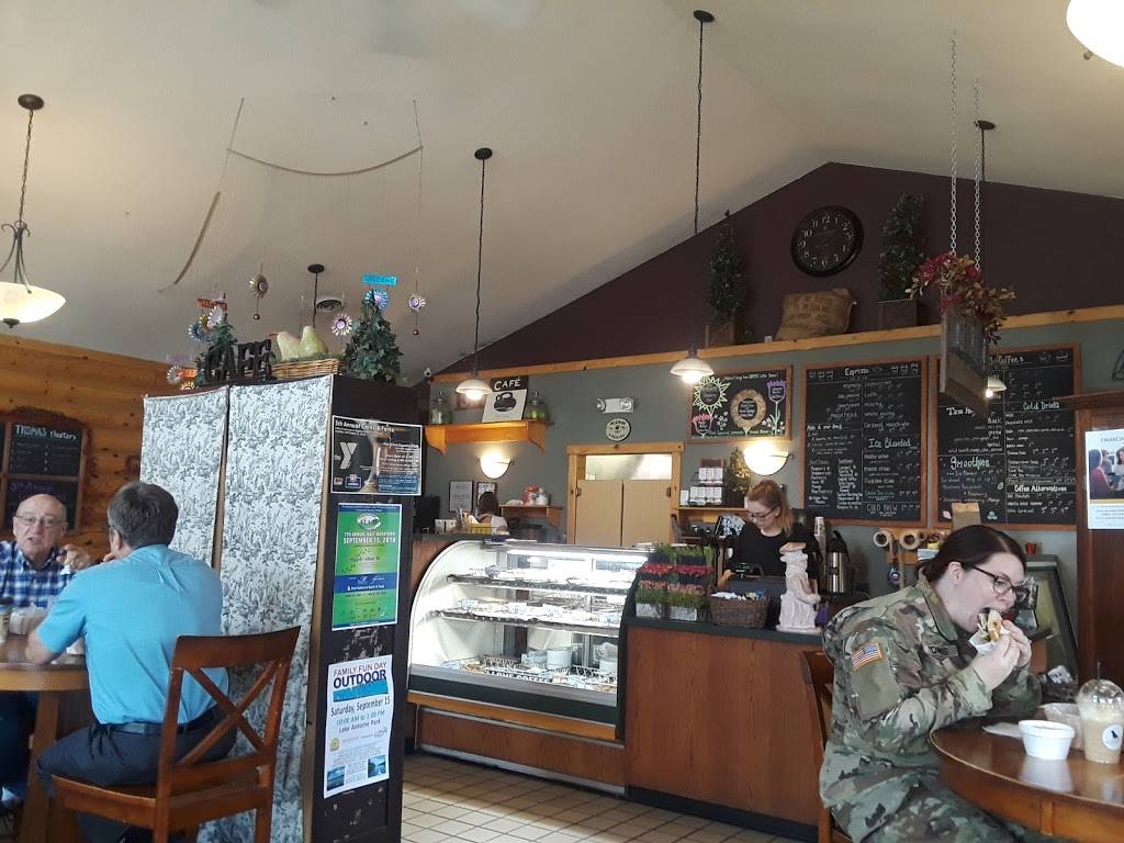 Moose Jackson Cafe | restaurant | 221 E A St #1, Iron Mountain, MI 49801, USA | 9067762233 OR +1 906-776-2233