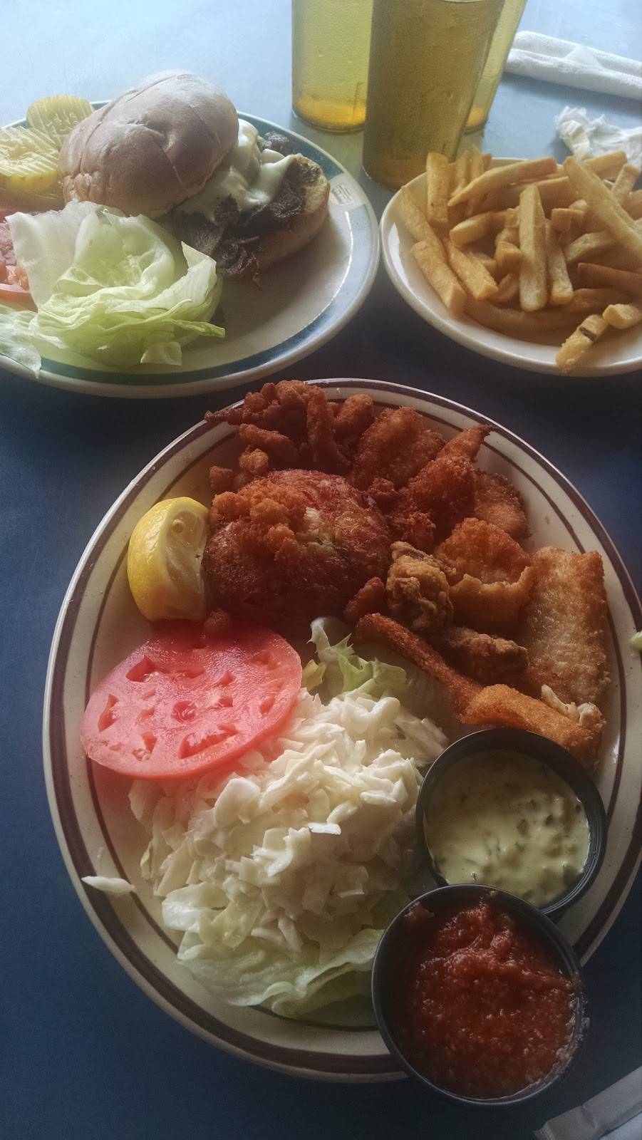 The Cove Restaurant & Seaside Deck | restaurant | 405 S Beach Ave, Cape May, NJ 08204, USA | 6098845159 OR +1 609-884-5159