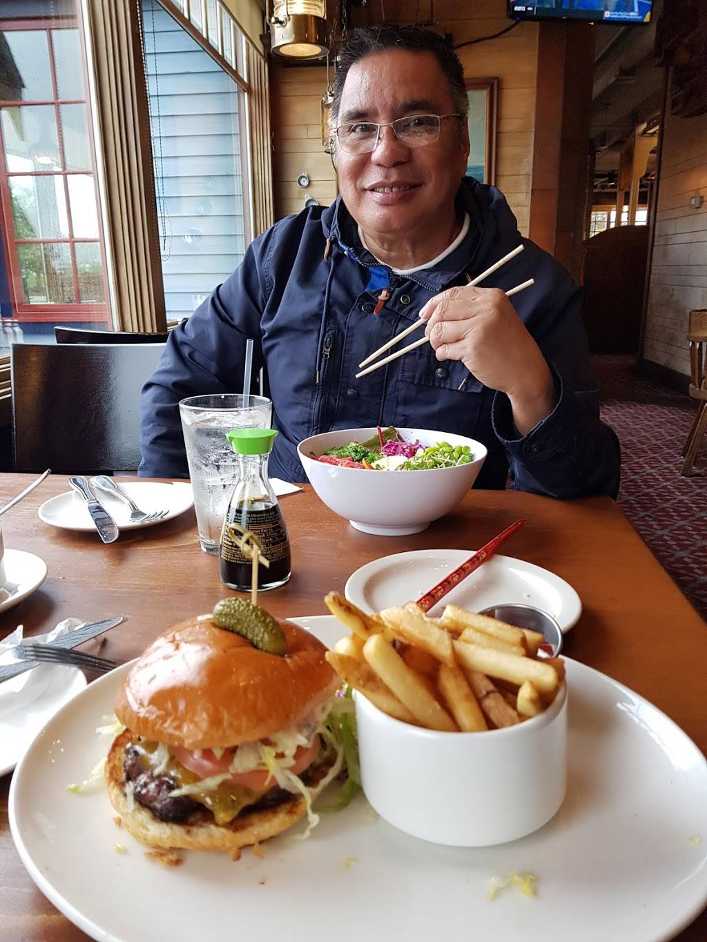 Horatios | restaurant | 60 Monarch Bay, San Leandro, CA 94577, USA | 5103515556 OR +1 510-351-5556