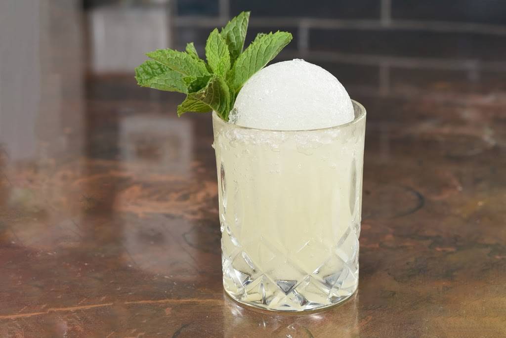 Nics On Beverly | restaurant | 8265 Beverly Blvd, Los Angeles, CA 90048, USA | 3237465130 OR +1 323-746-5130