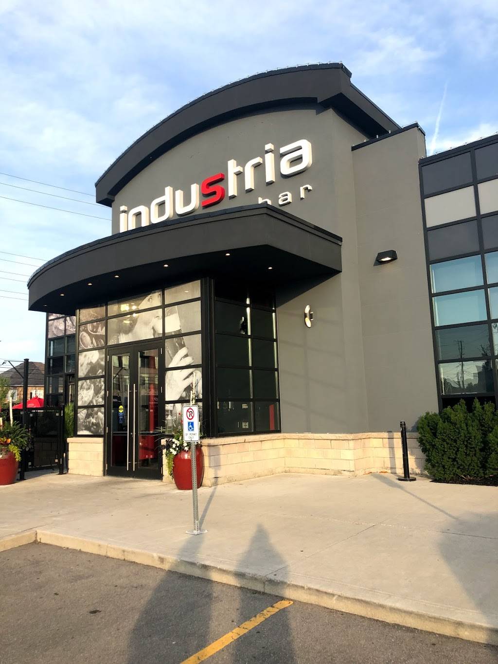Industria Pizzeria + Bar | meal takeaway | 1860 Appleby Line, Burlington, ON L7L 0B7, Canada | 2893130010 OR +1 289-313-0010