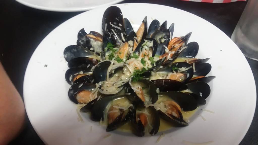 Lorenzos Italian Restaurant & Pizzeria | restaurant | 222 Orange Ave, Fort Pierce, FL 34950, USA | 7724605445 OR +1 772-460-5445