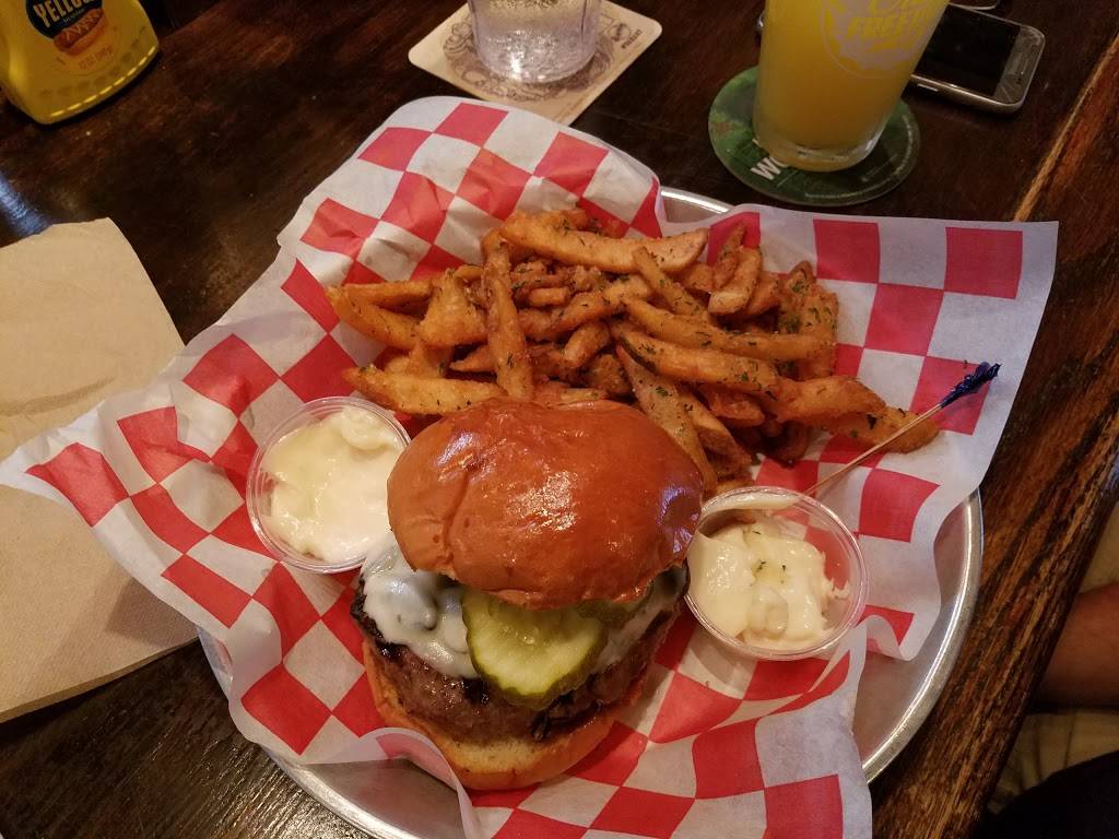 Lebowskis Neighborhood Grill | restaurant | 1524 East Blvd, Charlotte, NC 28203, USA | 7043701177 OR +1 704-370-1177