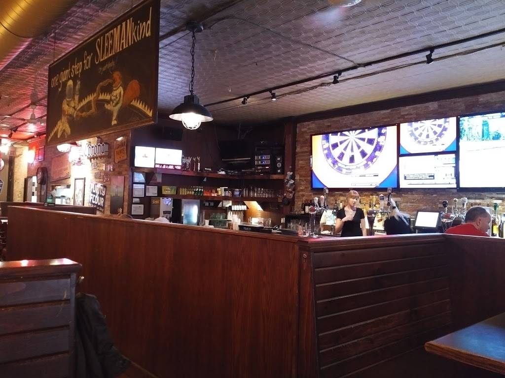 Gabbys | restaurant | Kingston Rd. & Victoria Park Ave, 980 Kingston Rd, Toronto, ON M4E 1S9, Canada | 4166981698 OR +1 416-698-1698