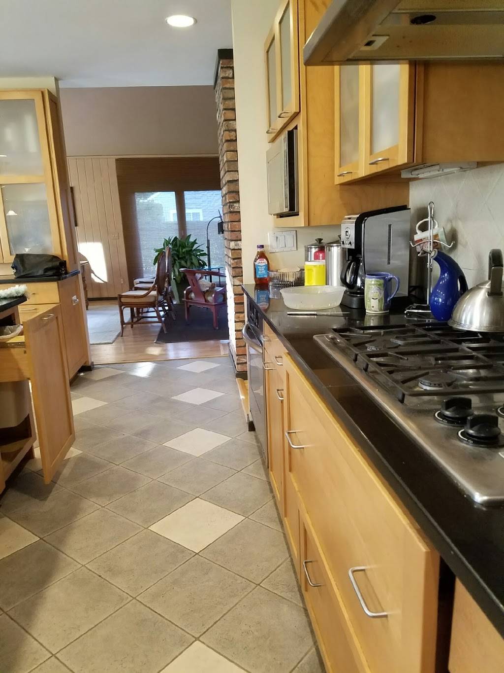 7-Eleven | bakery | 410 Mill Rd, Westhampton, NY 11977, USA | 6312883446 OR +1 631-288-3446