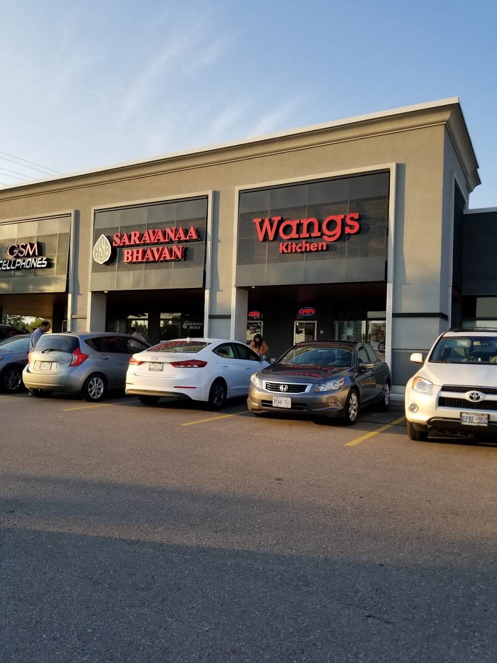 Hakka Chilli | meal takeaway | 4559 Hurontario St #12A, Mississauga, ON L4Z 3L9, Canada | 9057124370 OR +1 905-712-4370